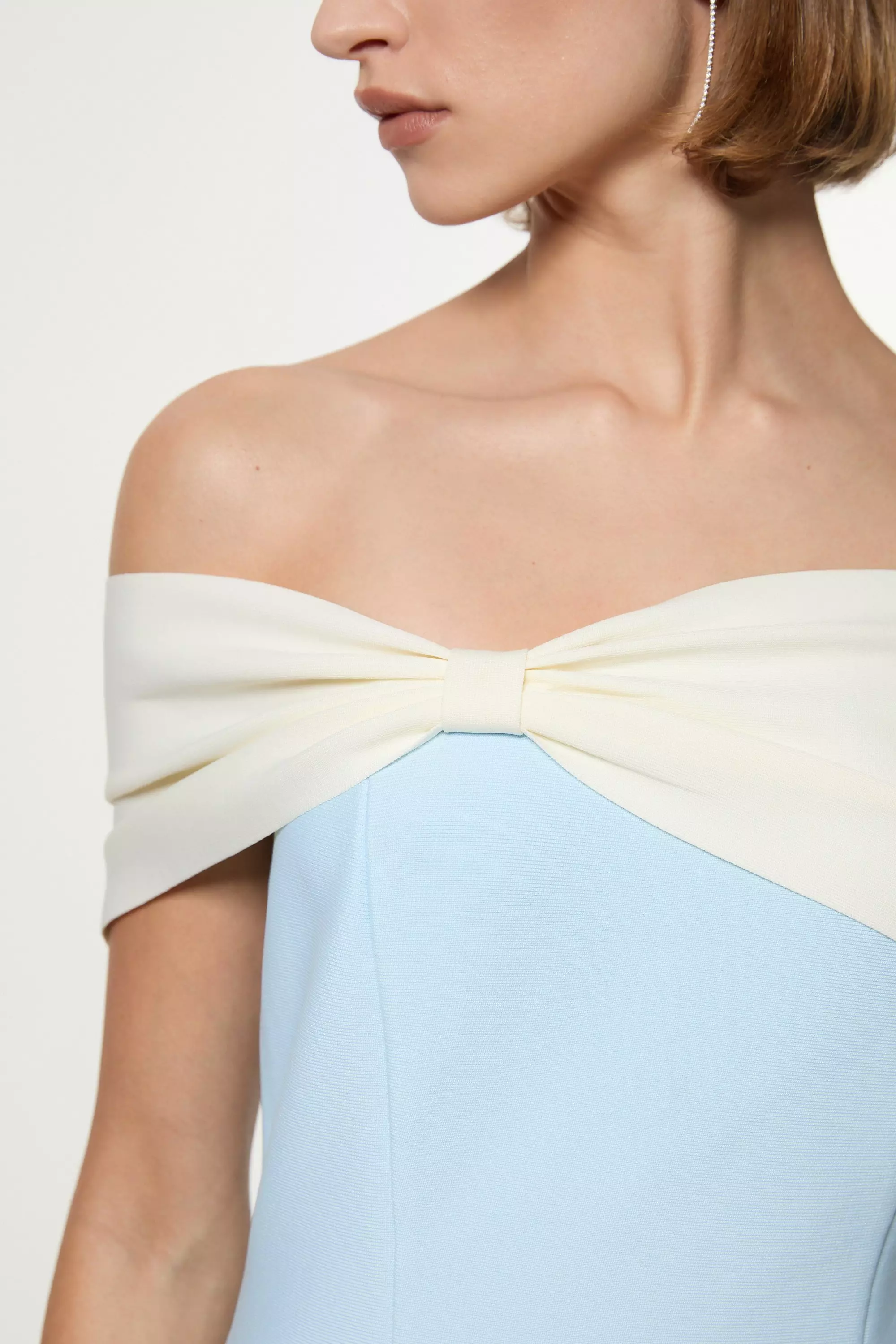 【Karen Millen】コントラスト ホルターネック ミディドレス Bandage Bandeau Contrast Knitted Midi Dress | Karen Millen